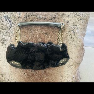 Black purse, fur